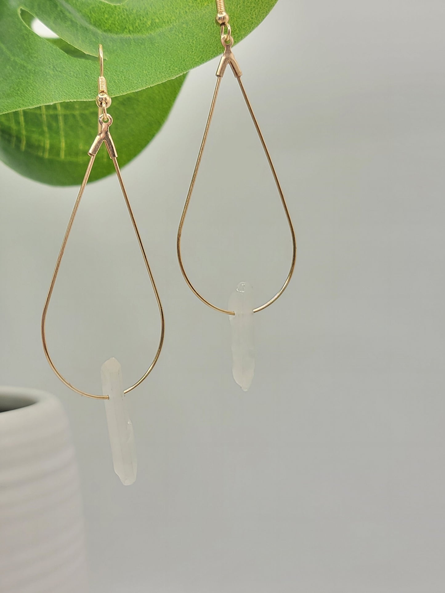 Simple & Elegant Quartz Earrings